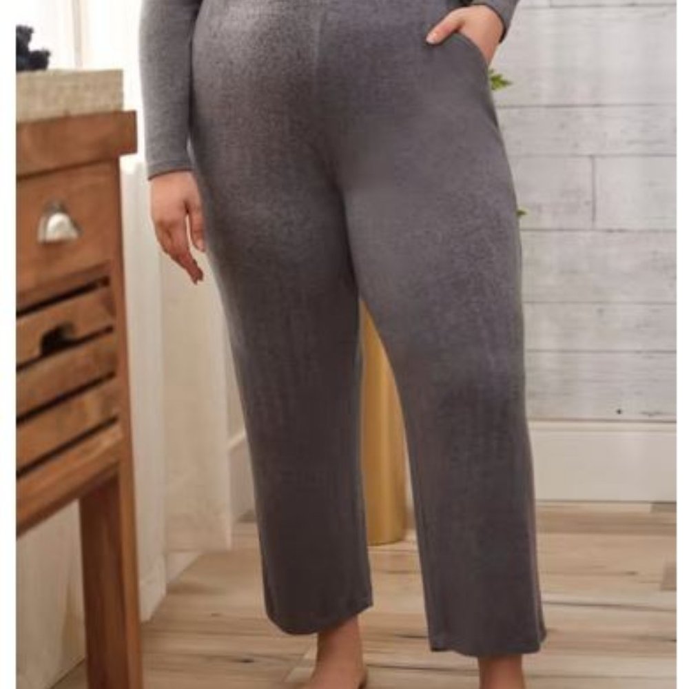 LAURA:  Straight Leg Knit Pants - grey